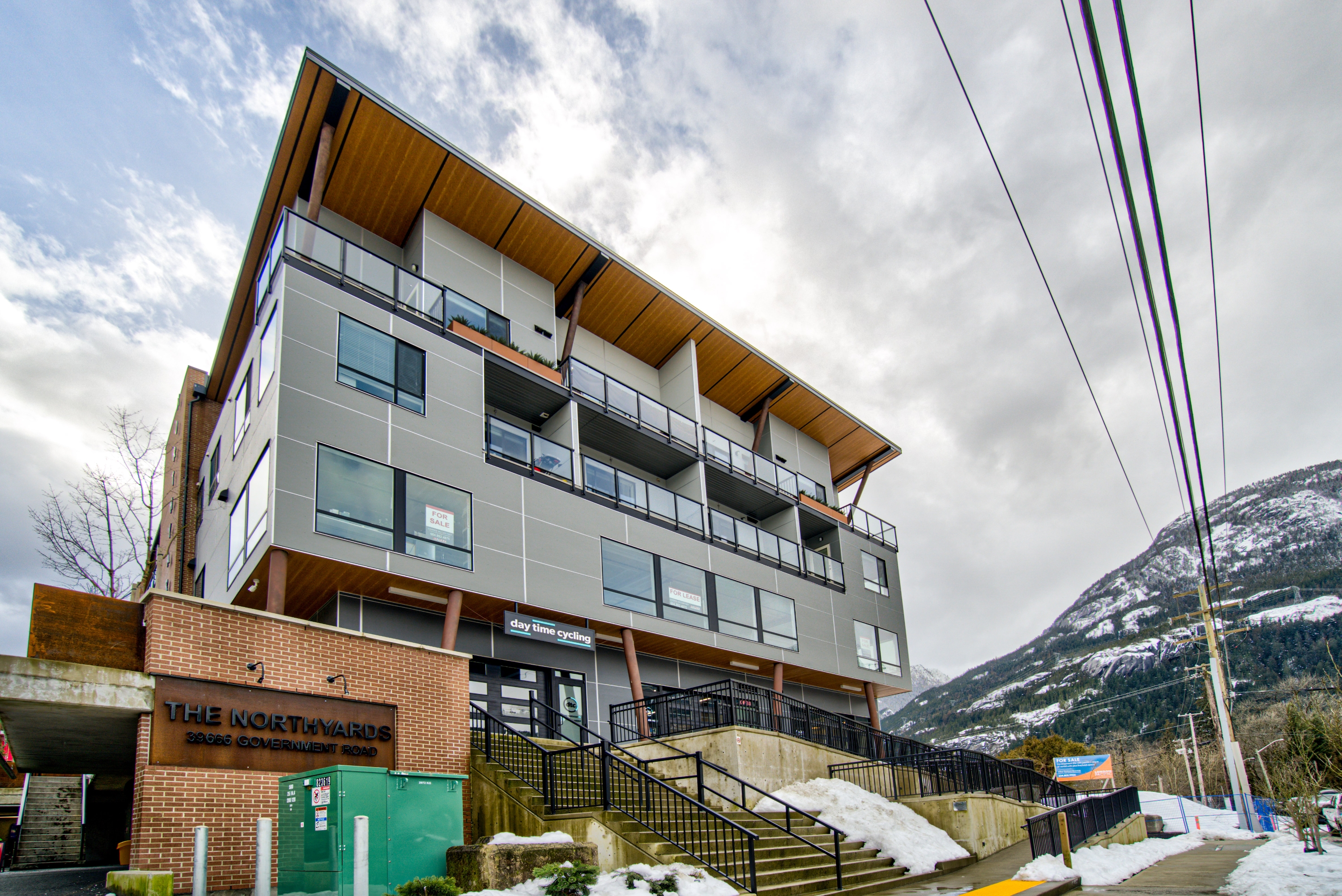 39666 Government Road - 405